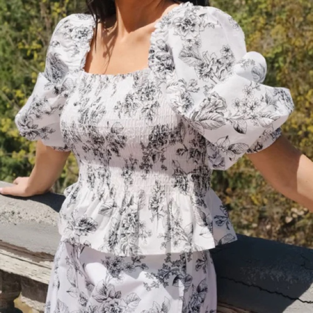 Rachel Parcell Black and White Smocked Top